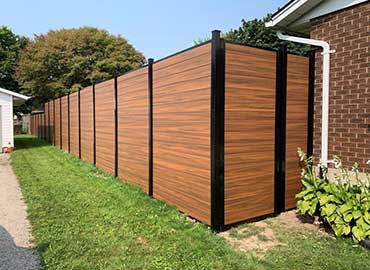 Woodgrain-Vinyl-Fencing Installed in Orillia